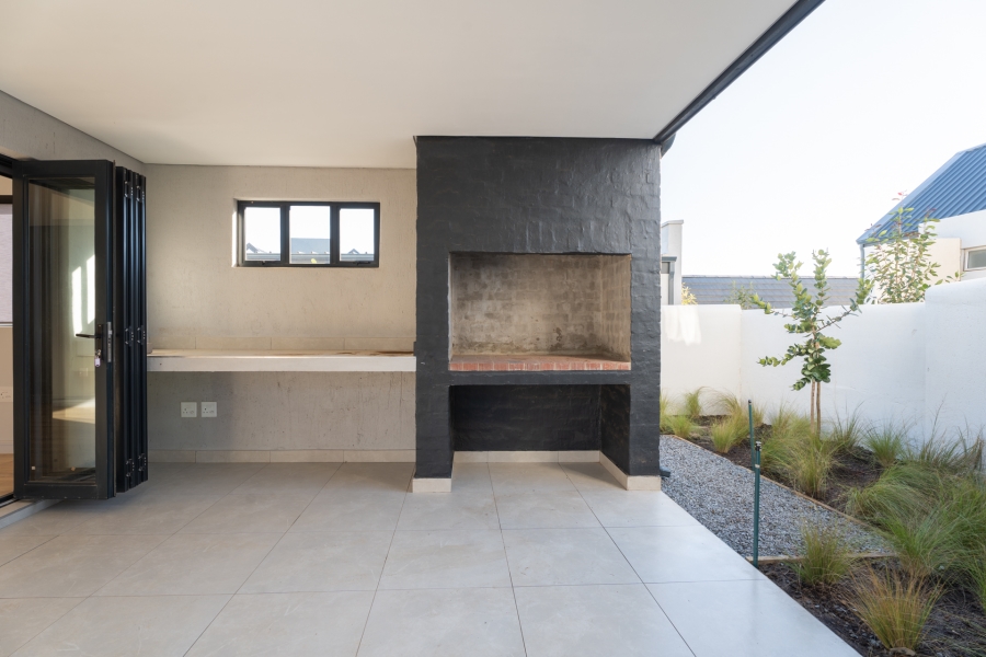 To Let 2 Bedroom Property for Rent in Newinbosch Western Cape